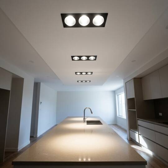 ACK 3x10W 4000K Ilık Beyaz 2600lm Kamaşma Önleyici Üçlü Sıva Altı Spot (247x88 mm Siyah Kasa) AD10-01711 - 2
