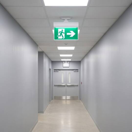 ACK LED Acil Çıkış Yönlendirme Tabelası (Sağ Ok Yönlendirmeli) AC14-11052 - 2